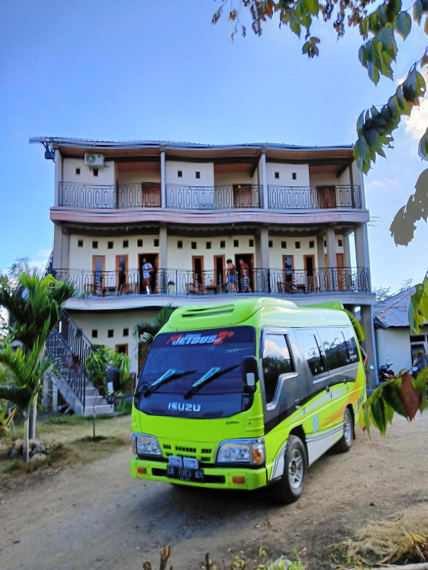 Golo Tango Homestay Labuan Bajo Buitenkant foto